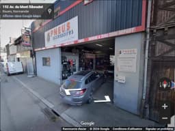 Street View floue en arrière plan